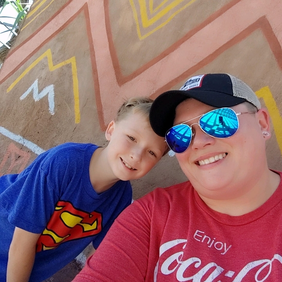 Meet your Posher, Ladonna - Picture 1 of 1